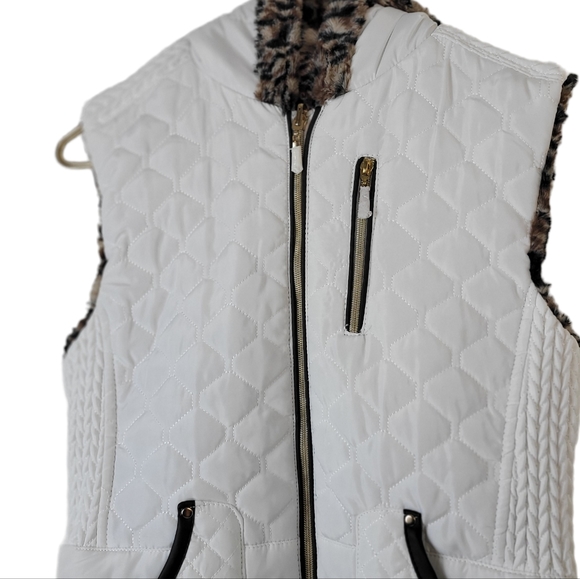 Adriana Vest Animal Print Faux Fur Reversible quilted Medium NEW - Picture 11 of 16